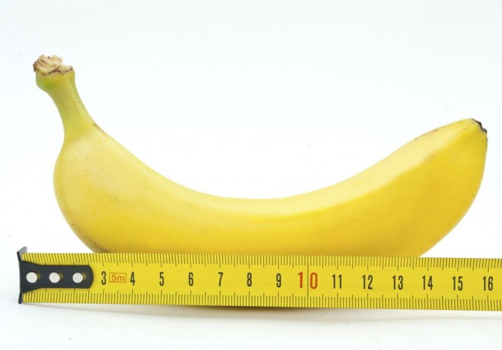 例としてバナナを使用してペニスのサイズを測定する